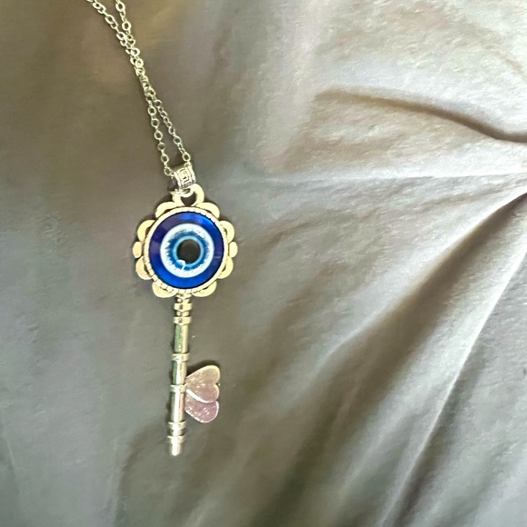 Evil eye key pendant comes with necklace - Picture 1 of 2